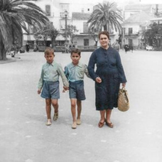 This CD is brand new.Format: CDThis item's title is: Pepito Y Paquito (3LP)Artist: Pepe De Lucia & Paco De LuciaBarcode: 4099964028324Release Date: 7/19/2024